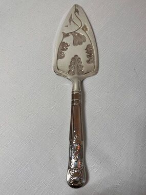 MAYELL Queen Anne Ornate Silver-Plate Pie Cake Server. Made in England. Vintage